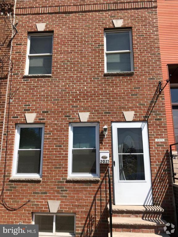 Building Photo - 2027 Wharton St