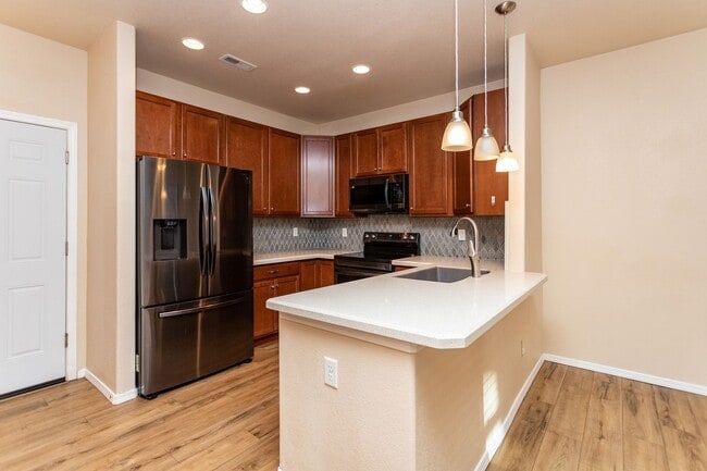 Building Photo - Modern 2-Bed, 2.5-Bath Townhouse in Desirable Norwood Neighborhood!