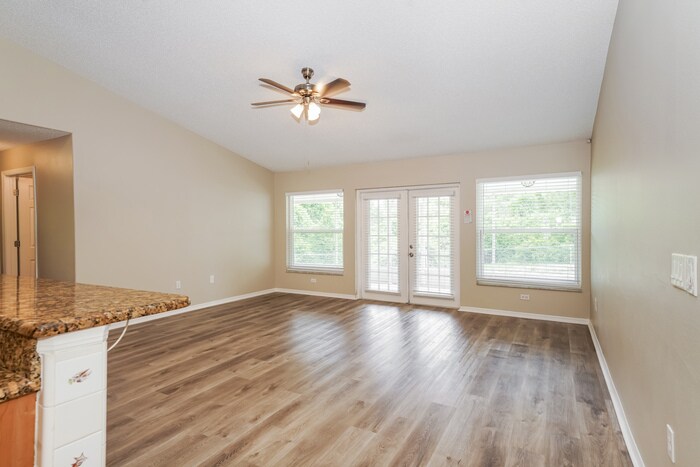 Building Photo - 927 Westline Ave