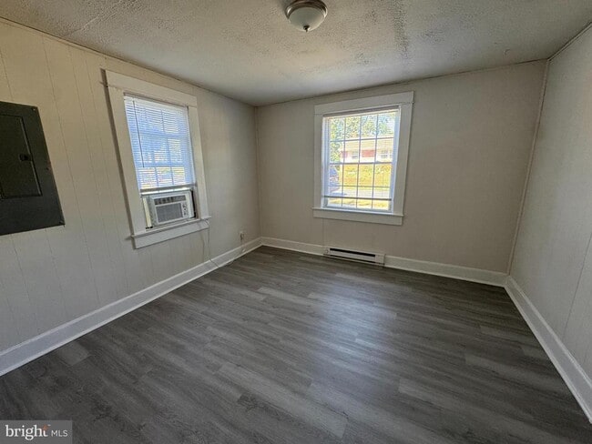 Building Photo - 516 Wyne Dr
