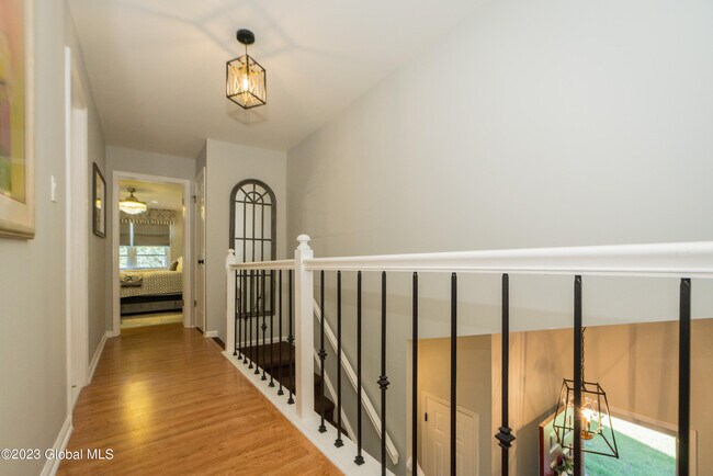Building Photo - 18 Jaipur Ln