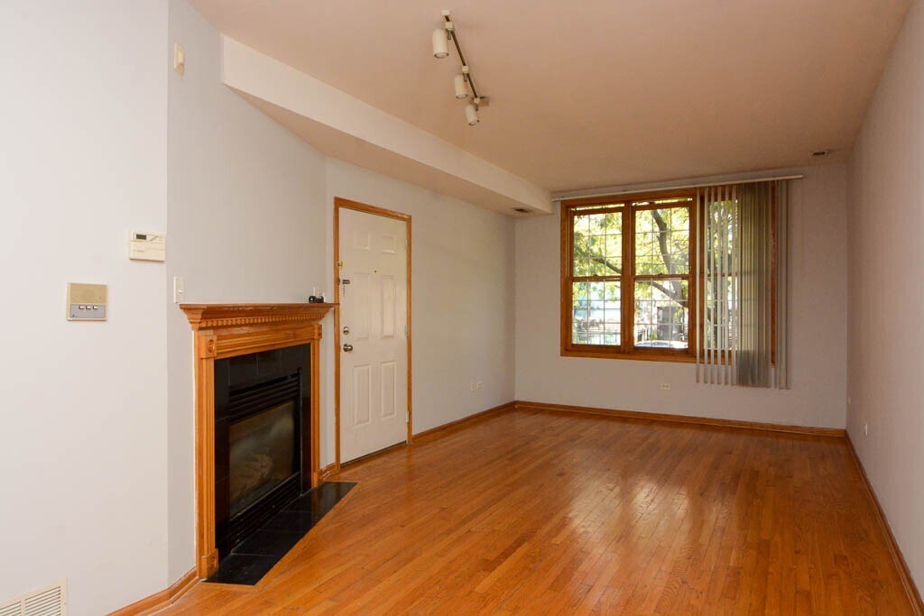 Building Photo - 3121 N Hoyne Ave