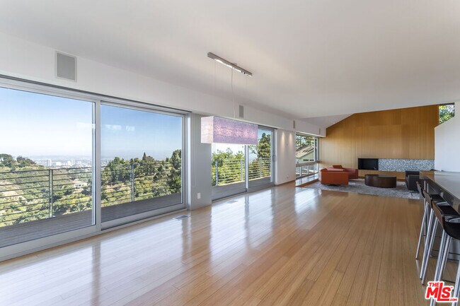 Building Photo - 1260 Linda Flora Dr