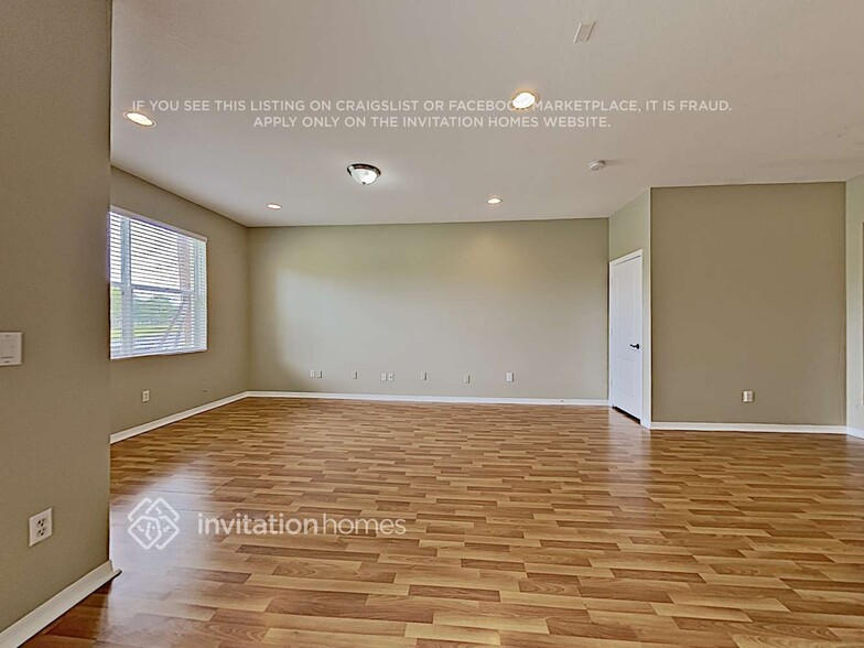 Building Photo - 215 River Bluff Ln
