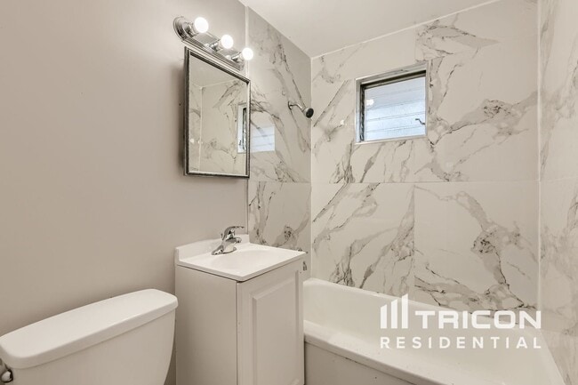 Building Photo - 5009 Elm Cir Dr