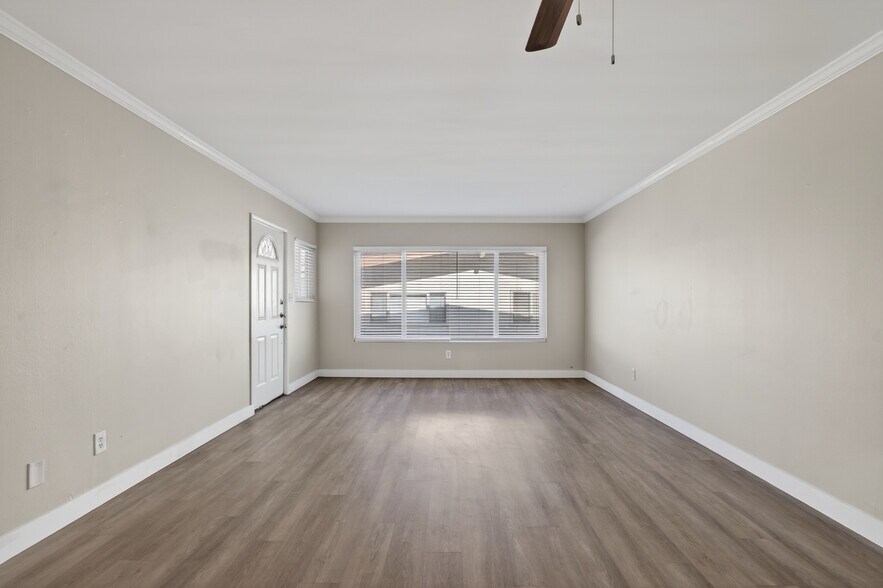 Building Photo - 25218 Loytan St