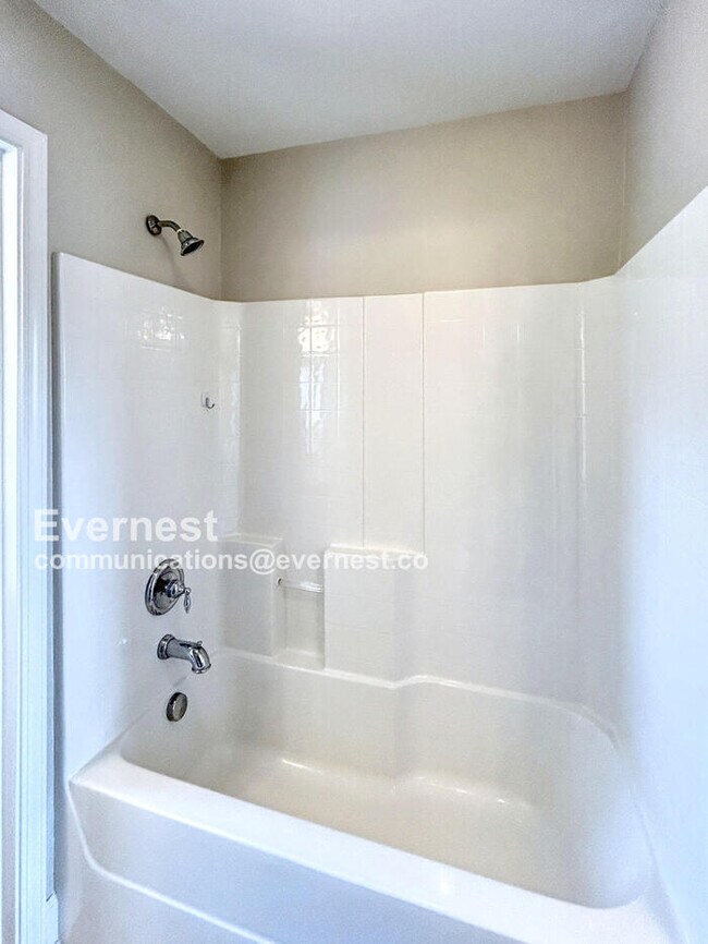 Building Photo - 9109 Otter Ln