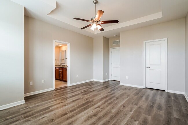 Building Photo - 149 Heathwood Dr