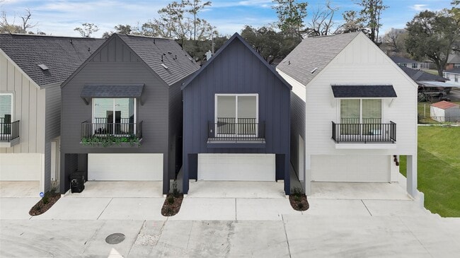 Building Photo - 409 Alvia Run Ln