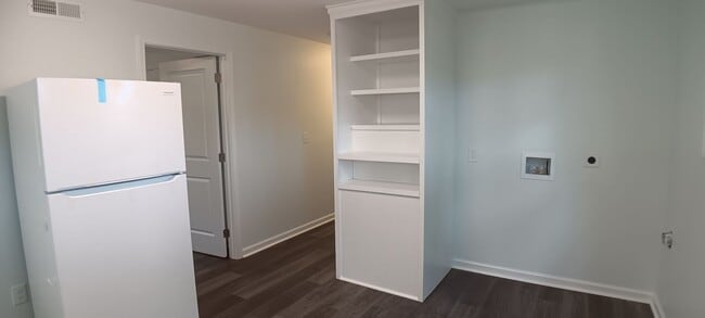 Building Photo - Christiansburg, 2 BR / 1 BA, Available in Aug 14th