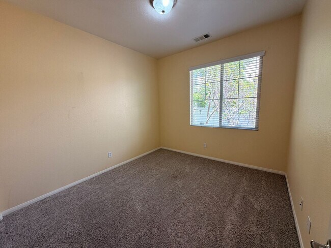 Building Photo - 1729 Cripple Creek Dr