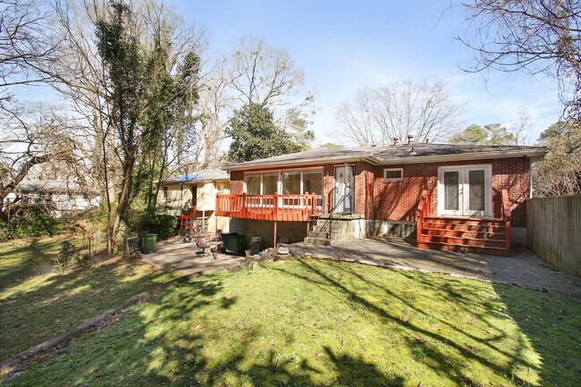Building Photo - Price Improvement!!!! CLOSE TO SPELMAN, CL...