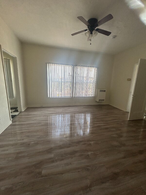 Building Photo - 4367 Oakwood Ave