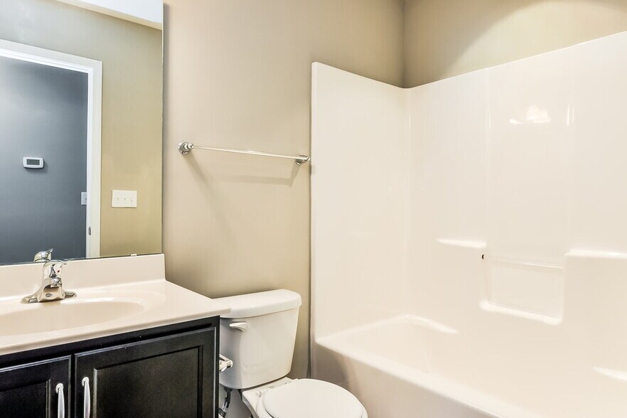 Building Photo - 168 Outwater Ridge Dr