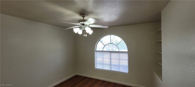 Building Photo - 3125 N Buffalo Dr