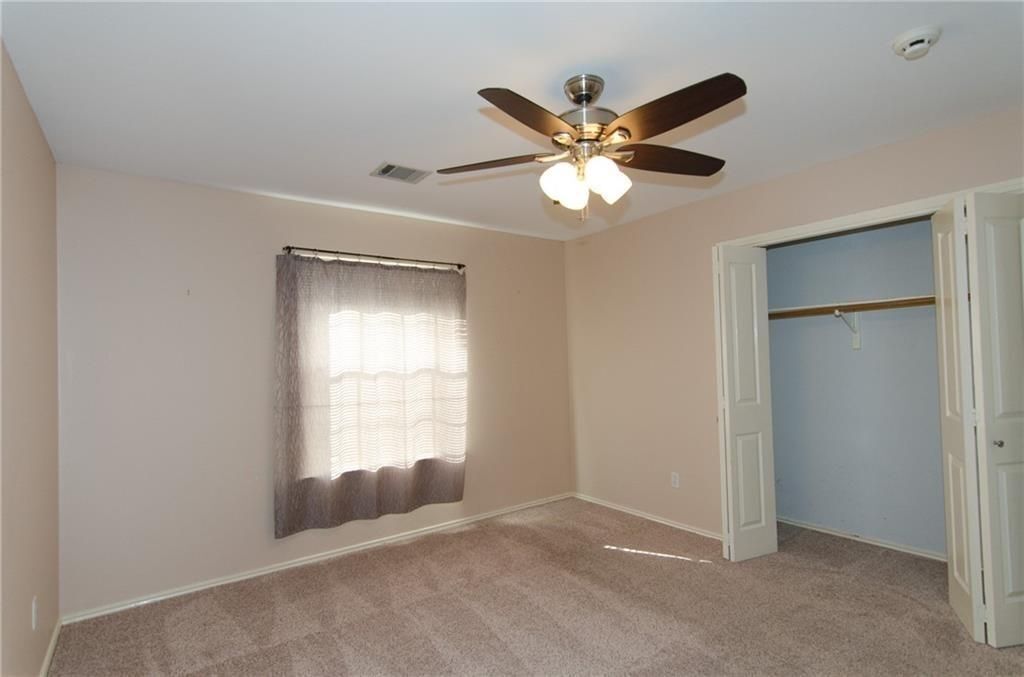 Building Photo - 4004 Halfway Cove