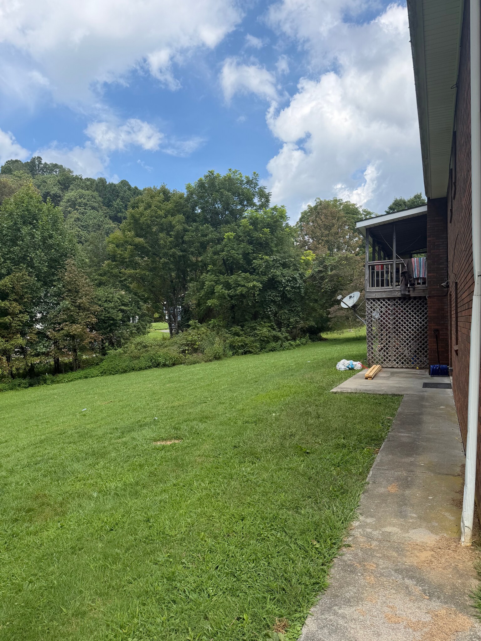 Building Photo - 421 Oak Grove Rd