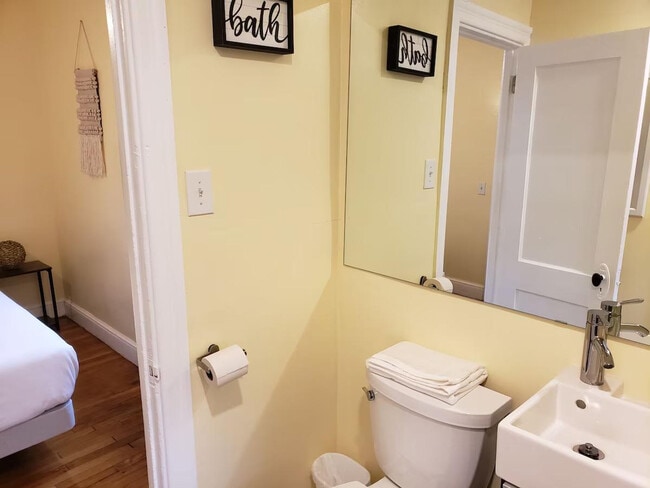 Building Photo - 59 Dartmouth Ave