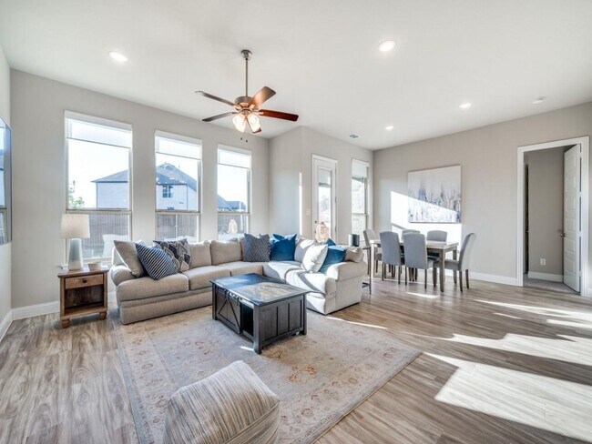 Building Photo - 1913 Renwick Dr