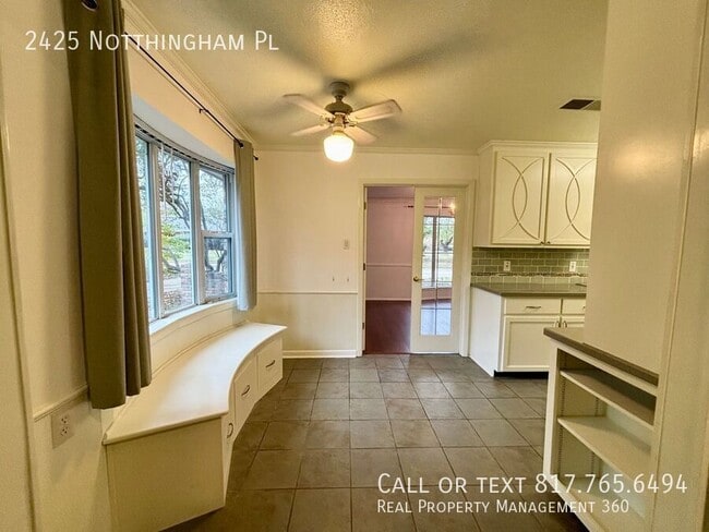 Building Photo - 2425 Nottingham Pl