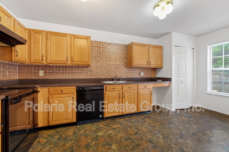 Building Photo - 2009 Dutch Elm Dr