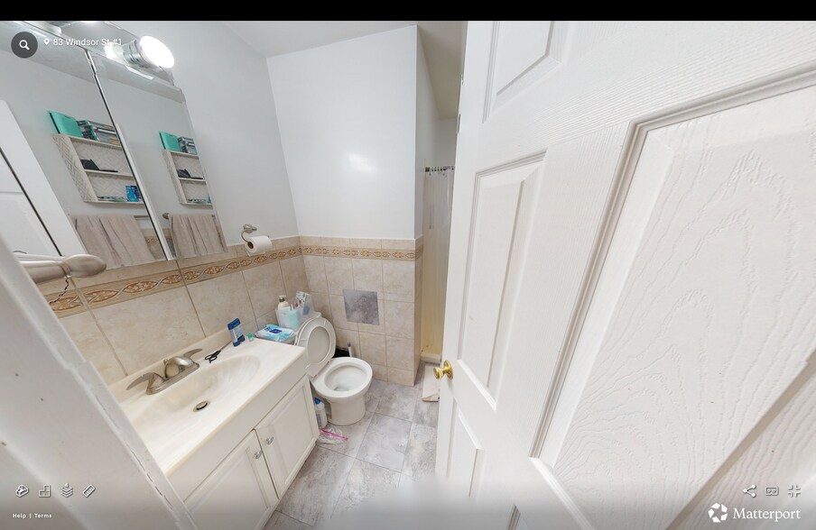 Building Photo - 83 Windsor St