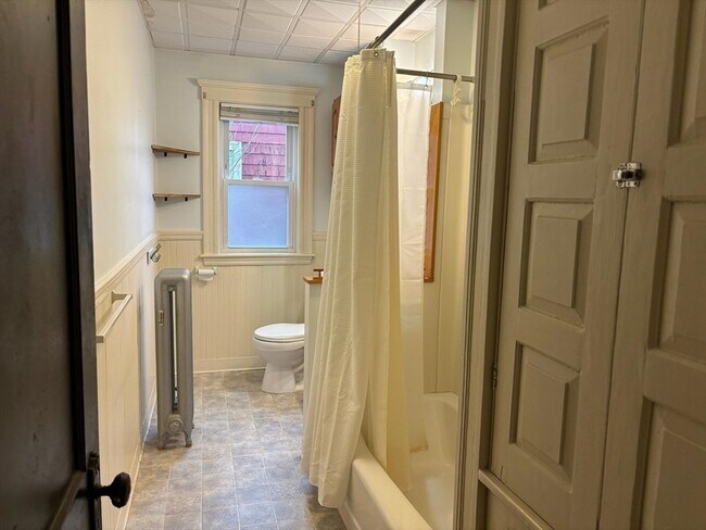 Building Photo - 250 Arlington St