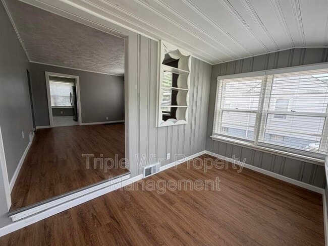 Building Photo - 2308 Huntington Ave