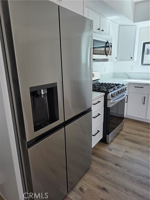 Building Photo - 6130 Hazeltine Ave