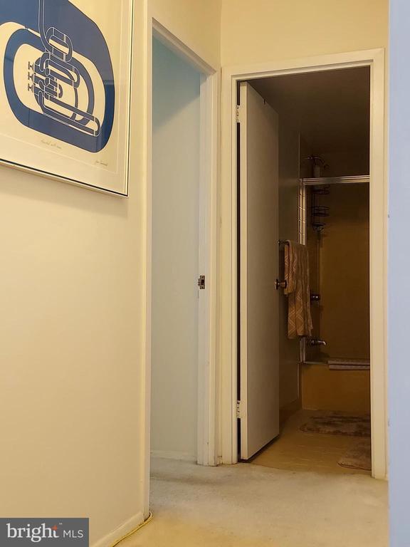 Building Photo - 5225 Pooks Hill Rd