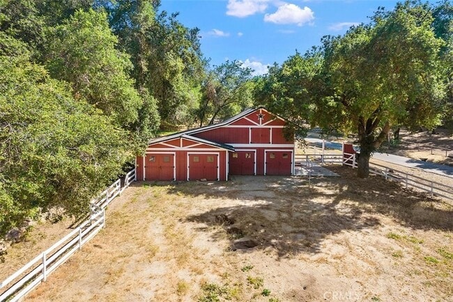 Building Photo - 35455 El Niguel Rd