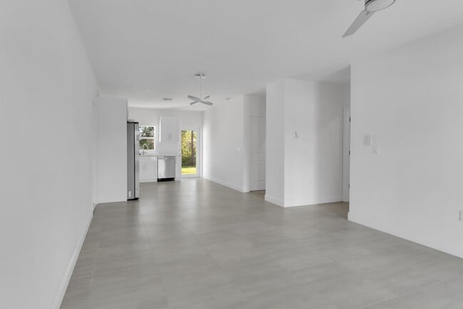 Building Photo - 5224 29th St SW