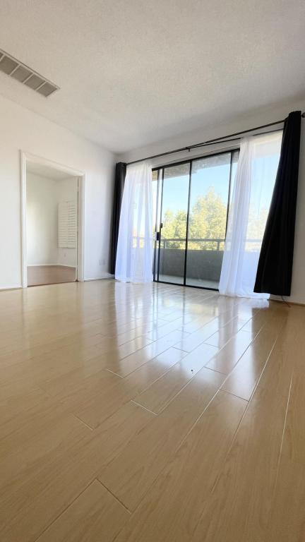 Building Photo - 1204 Walnut Grove Ave