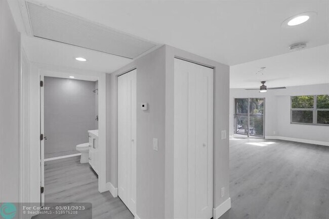 Building Photo - 12600 SW 5th Ct