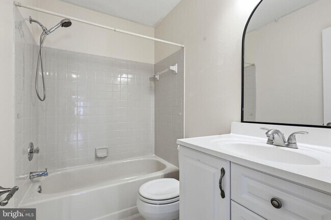 Building Photo - 7690 Green Garland Dr