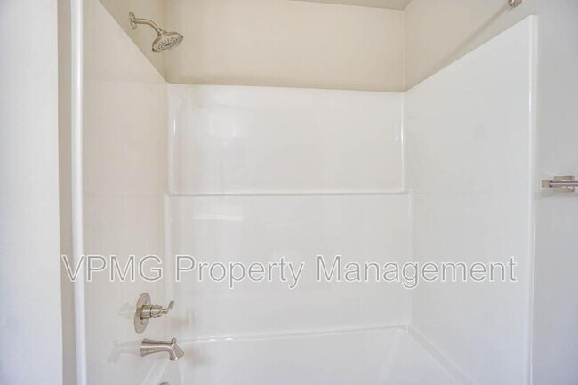 Building Photo - 2347 E Otter Lp