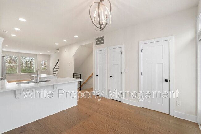 Building Photo - 5019 York Park Ln