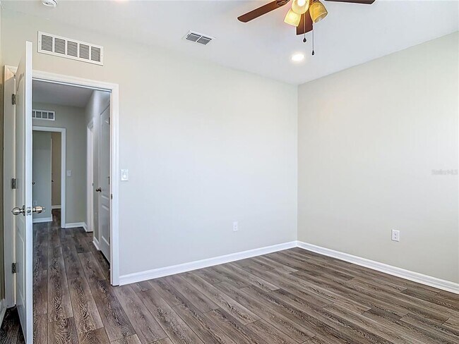 Building Photo - 3975 Silverstream Terrace