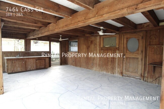 Building Photo - 7464 Cass Cir