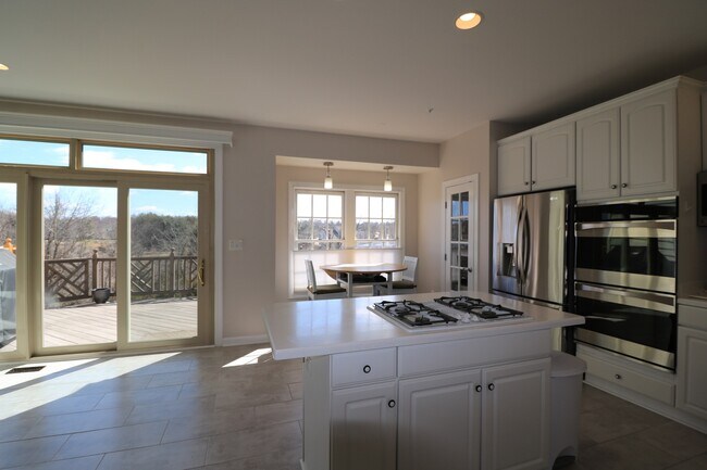 Building Photo - "Coming Soon" Luxury 4 Level Picturesque T...