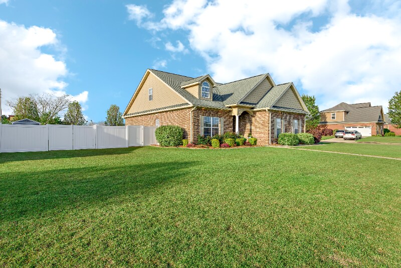 Building Photo - 137 Greyfox Trail