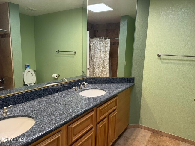 Building Photo - 8377 E Thoroughbred Trail