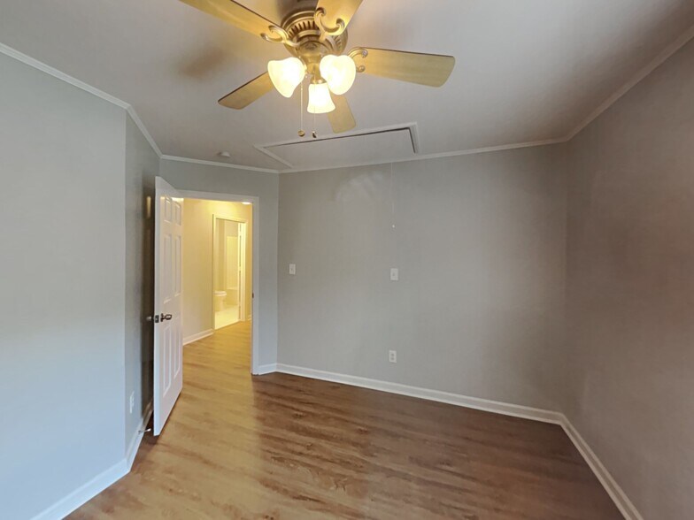 Building Photo - 6 Creeks Edge Ct