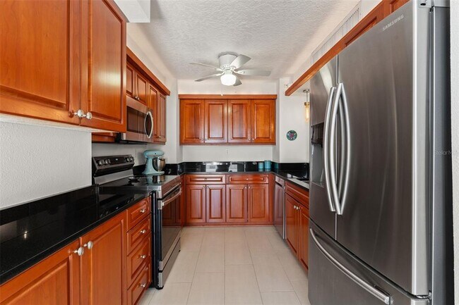 Building Photo - 2413 Bayshore Blvd