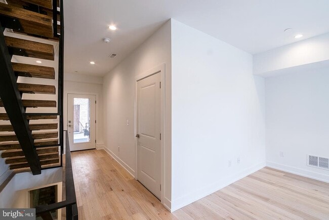 Building Photo - 119 Greenwich St