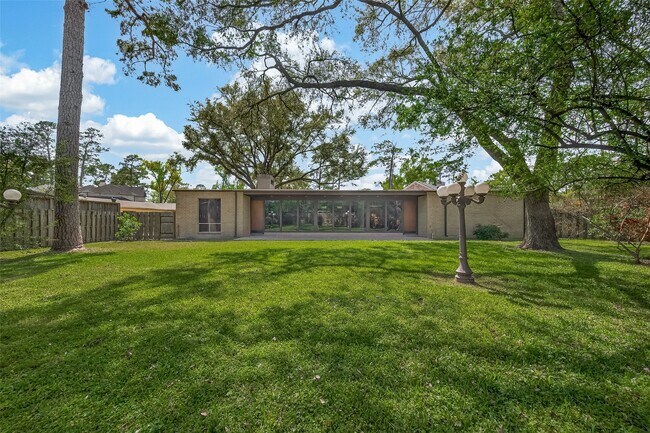 Building Photo - 10614 Fairlane Dr