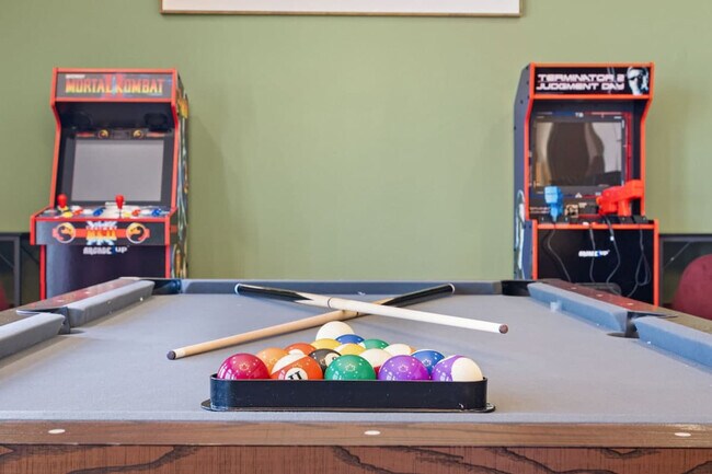 Building Photo - 2201 18th Ave