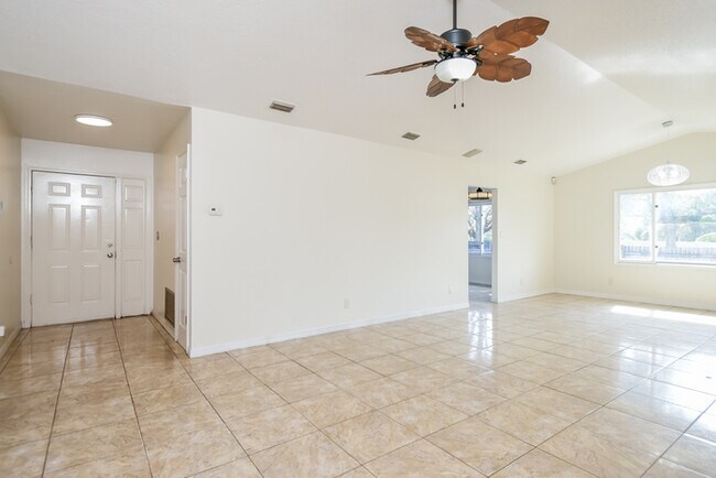 Building Photo - 6531 La Jolla St