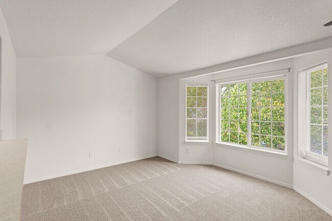 Building Photo - 4270 SW 159th Ave