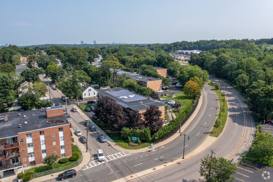 Building Photo - Stony Brook Village